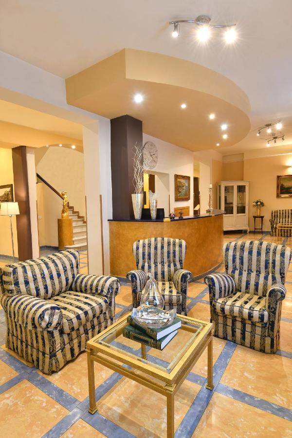 Hotel Butterfly Montecatini Terme Buitenkant foto
