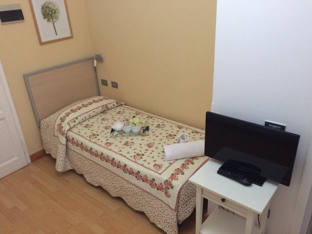 Hotel Butterfly Montecatini Terme Kamer foto