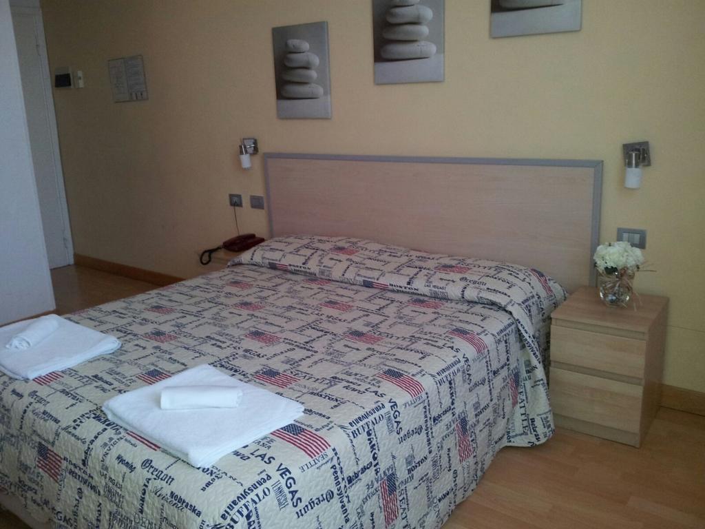 Hotel Butterfly Montecatini Terme Kamer foto