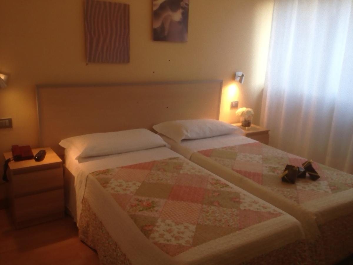Hotel Butterfly Montecatini Terme Buitenkant foto